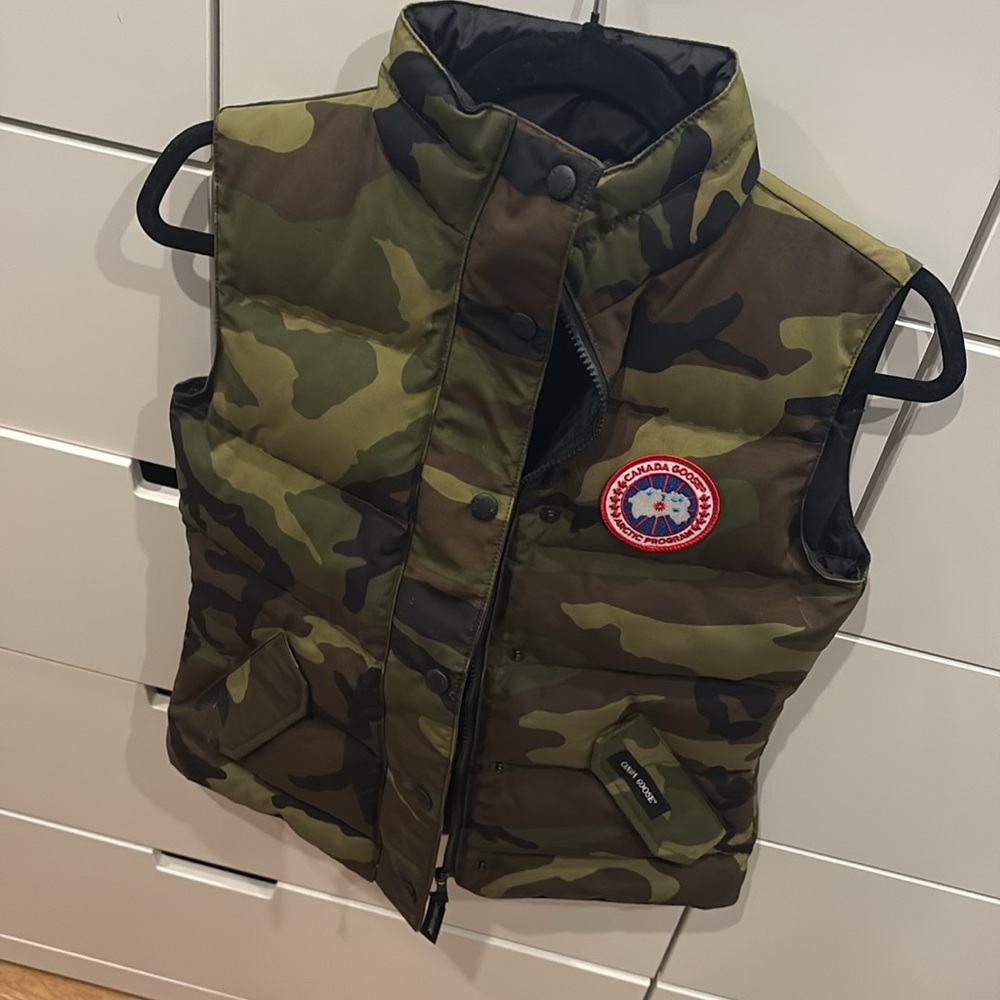 Canada Goode Camo Vest - Picture 2 of 3
